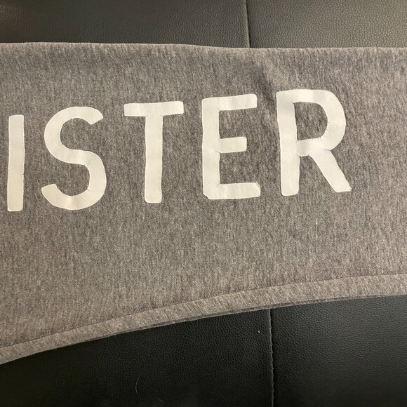 Hollister Sweatpants in Gray With Rare Large White Logo Style. New Condition! - Picture 6 of 11